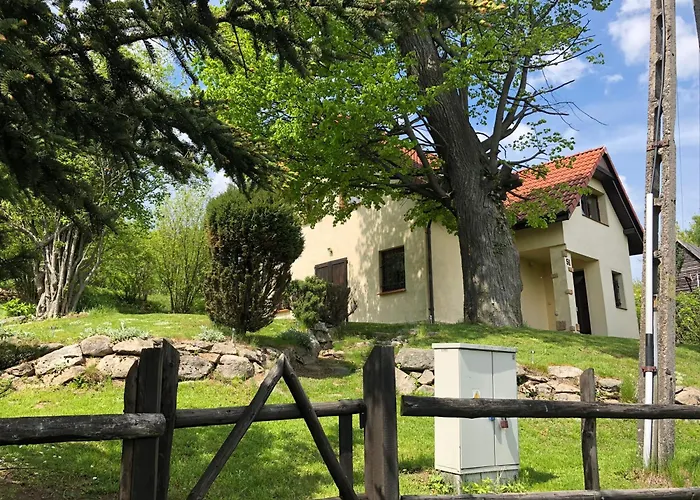 Dom W Rzeczce Góry Sowie *